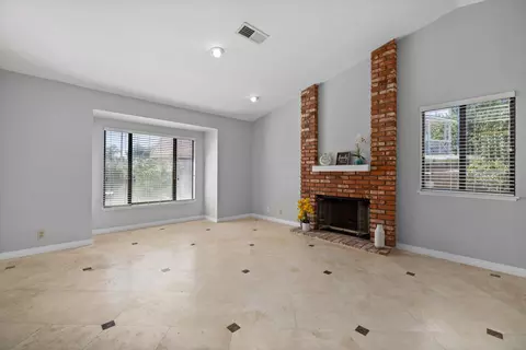43922 Windsor Pl, Lancaster, CA 93536 photo 2