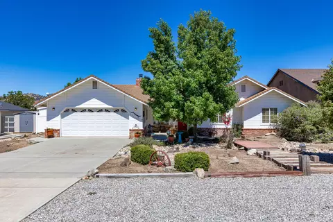 27601 Goldrush Ct, Tehachapi, CA 93561