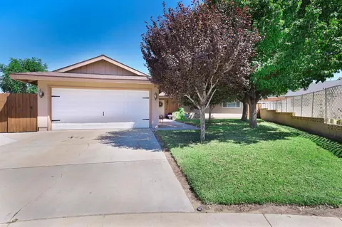 1555 Adrien Pl, Lancaster, CA 93535