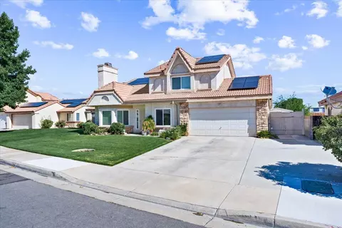 5113 Batris Ln, Quartz Hill, CA 93536