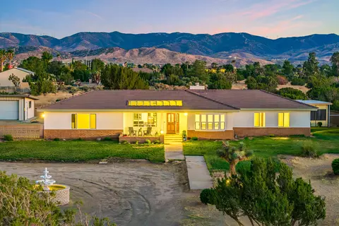 2110 Ave O4 W, Palmdale, CA 93551