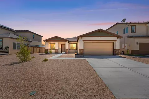 3104 Via Bella Rosa Ave, Rosamond, CA 93560