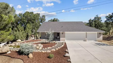 27461 Buckpasser Dr, Tehachapi, CA 93561 photo 1