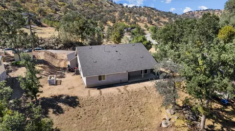 27461 Buckpasser Dr, Tehachapi, CA 93561 photo 3