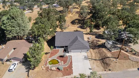 27461 Buckpasser Dr, Tehachapi, CA 93561 photo 4