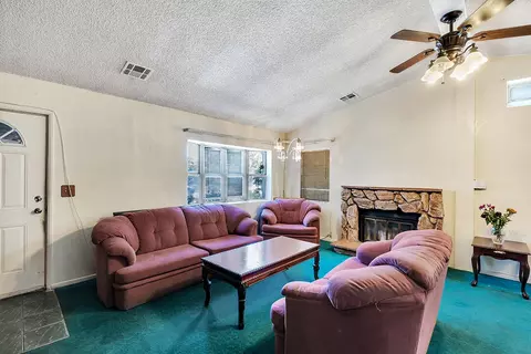 43710 22nd St E, Lancaster, CA 93535 photo 2