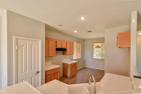 1646 Baring St, Lancaster, CA 93535 photo 10