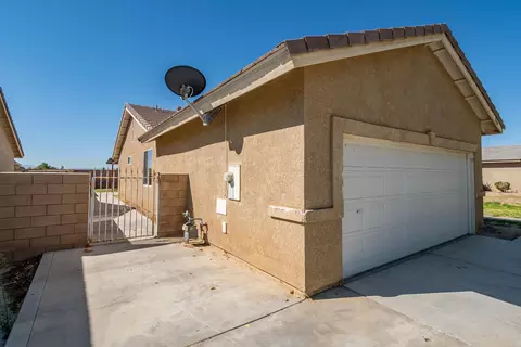 1646 Baring St, Lancaster, CA 93535 photo 5