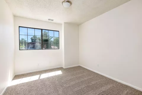 645 Jackman St E, Lancaster, CA 93535 photo 25