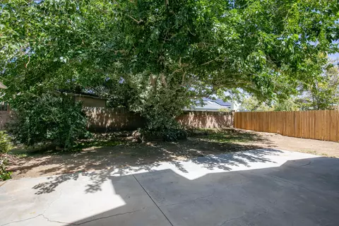 645 Jackman St E, Lancaster, CA 93535 photo 8