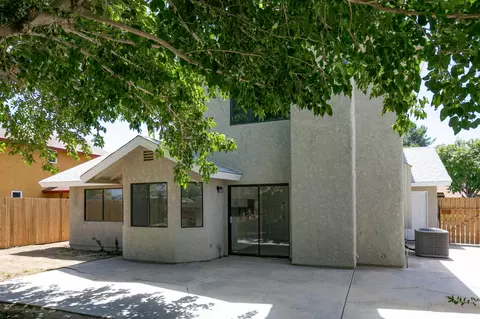 645 Jackman St E, Lancaster, CA 93535 photo 5