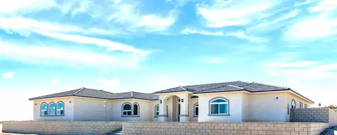 10464 Vista Rd, California City, CA 93505