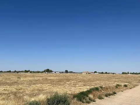 90 Stw Vic Avenue # C6, Lancaster, CA 93536