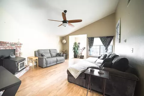 636 Beth Ln, Ridgecrest, CA 93555 photo 4
