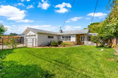 42445 52nd St W, Lancaster, CA 93536