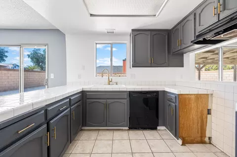 45137 Watford Ave, Lancaster, CA 93535 photo 14