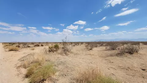 0 Ave E8 187 E #STE, Lancaster, CA 93535 photo 3