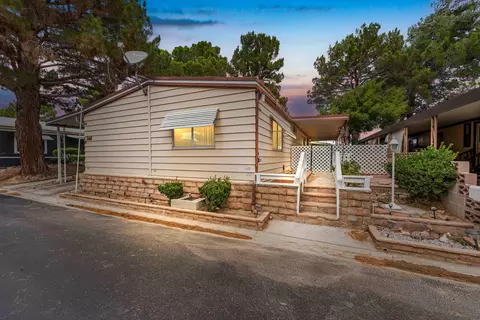 48303 20th St #SPC 164, Lancaster, CA 93534