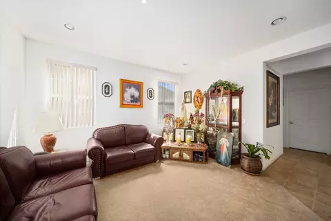 44136 Catsue Pl, Lancaster, CA 93536 photo 4
