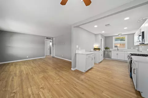 2014 Panamint St, Mojave, CA 93501 photo 5