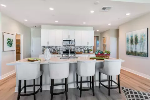 38042 Periwinkle Pl, Palmdale, CA 93550 photo 2