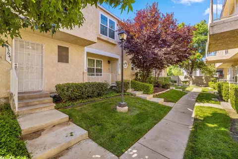 Exterior - 43641 Park Ave, Lancaster, CA 93534 photo 3 of 4