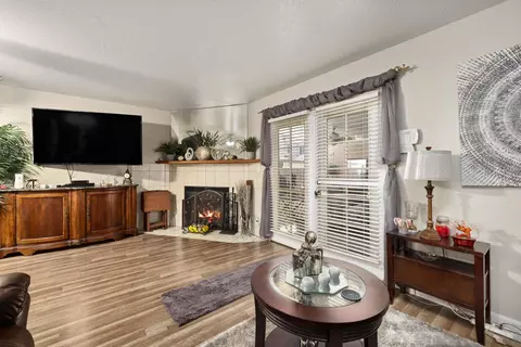 Living - 43641 Park Ave, Lancaster, CA 93534 photo 3 of 4