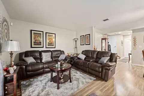 Living - 43641 Park Ave, Lancaster, CA 93534 photo 1 of 4