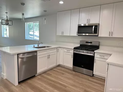 17400 Alsab Pl, Tehachapi, CA 93561 photo 2