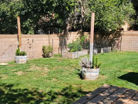 827 Avenue K7 E, Lancaster, CA 93535 photo 2