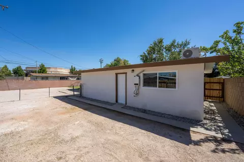 2011 Oldfield St W, Lancaster, CA 93536 photo 41