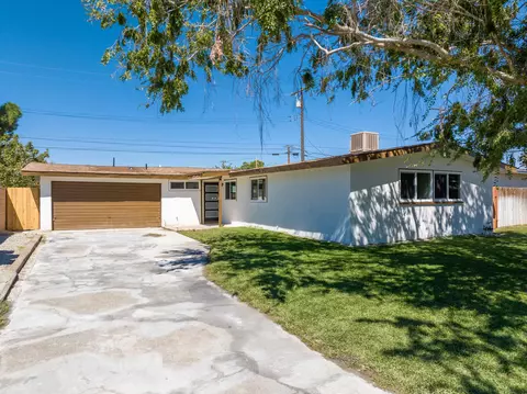 2011 Oldfield St W, Lancaster, CA 93536