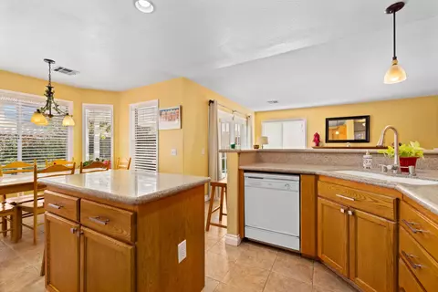 44030 17th St E, Lancaster, CA 93535 photo 3