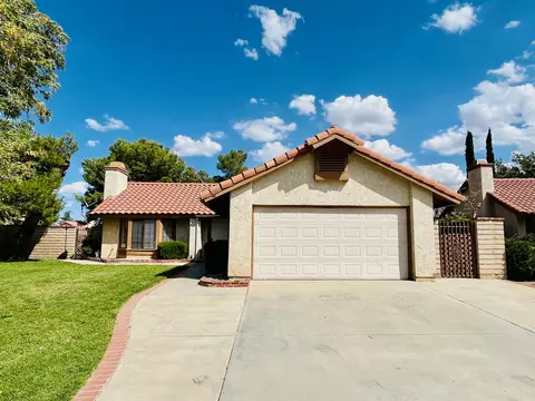 38118 High Country Rd, Palmdale, CA 93551
