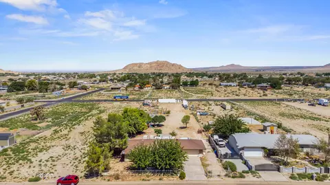 15819 Newmont Ave, Lancaster, CA 93535