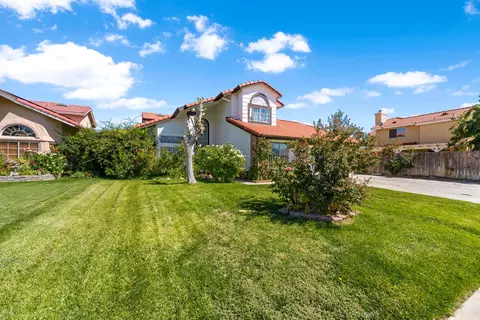 38028 26th St E, Palmdale, CA 93550