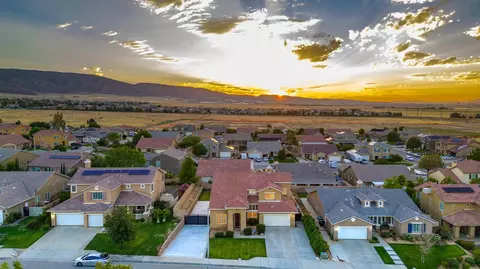 42617 66th St W, Lancaster, CA 93536