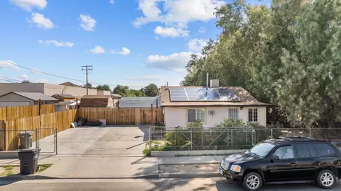 43528 6th St E, Lancaster, CA 93535 photo 2