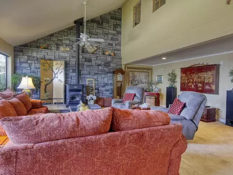 23760 El Rancho Dr, Tehachapi, CA 93561 photo 6