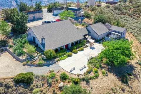 23760 El Rancho Dr, Tehachapi, CA 93561