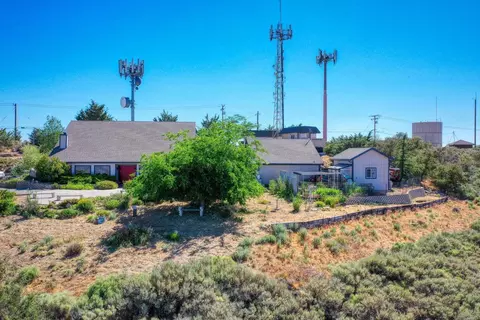 23760 El Rancho Dr, Tehachapi, CA 93561 photo 3