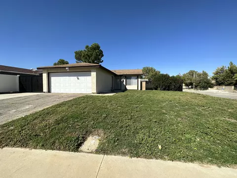 2301 Avenue K15 W, Lancaster, CA 93536