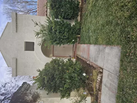 36448 Clearwood Ct, Palmdale, CA 93550 photo 2
