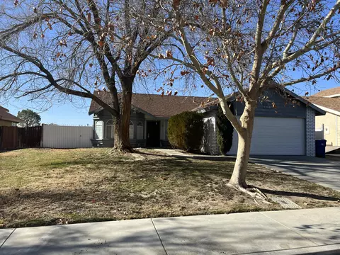 45101 Biscay Ave, Lancaster, CA 93535