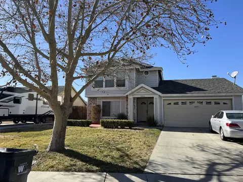 45135 Biscay Ave, Lancaster, CA 93535