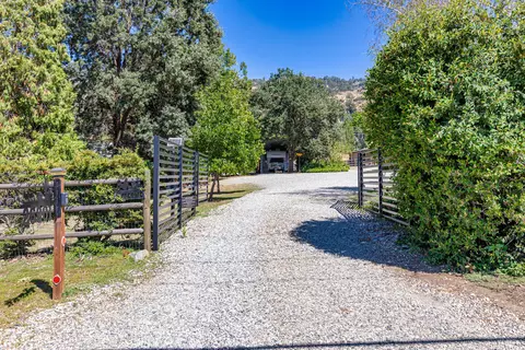 26901 Bear Valley Rd, Tehachapi, CA 93561 photo 5