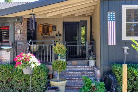 26901 Bear Valley Rd, Tehachapi, CA 93561 photo 4