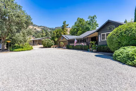 26901 Bear Valley Rd, Tehachapi, CA 93561 photo 8