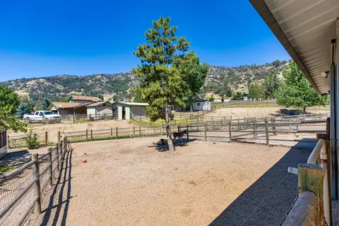26901 Bear Valley Rd, Tehachapi, CA 93561 photo 59