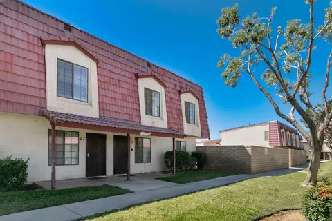 2230 Q 4 Ave E #42, Palmdale, CA 93550